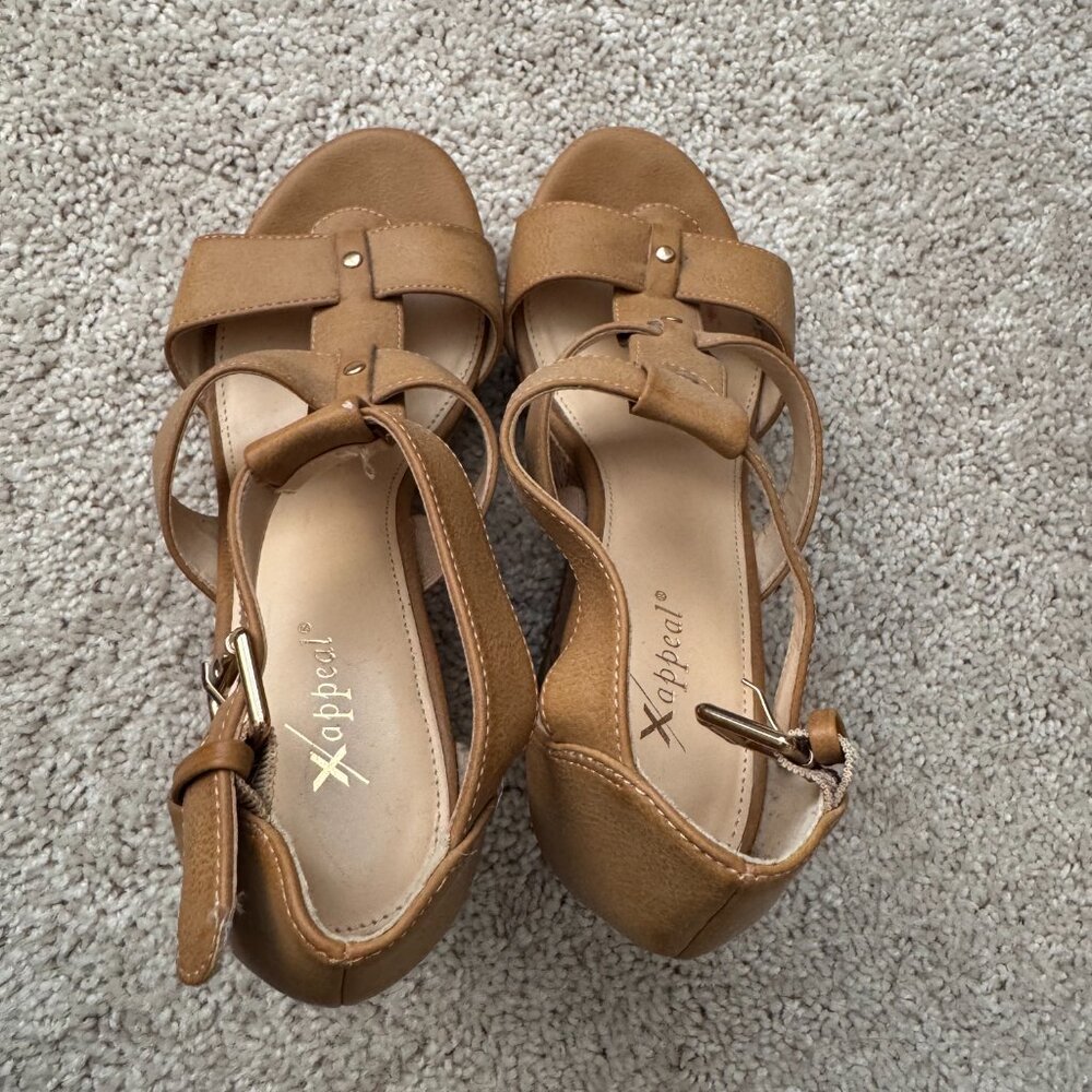 X-Appeal Platform Heels Suede Size 7